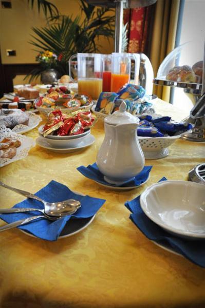 Hotel Regent - In Pieno Centro San Benedetto del Tronto Zewnętrze zdjęcie